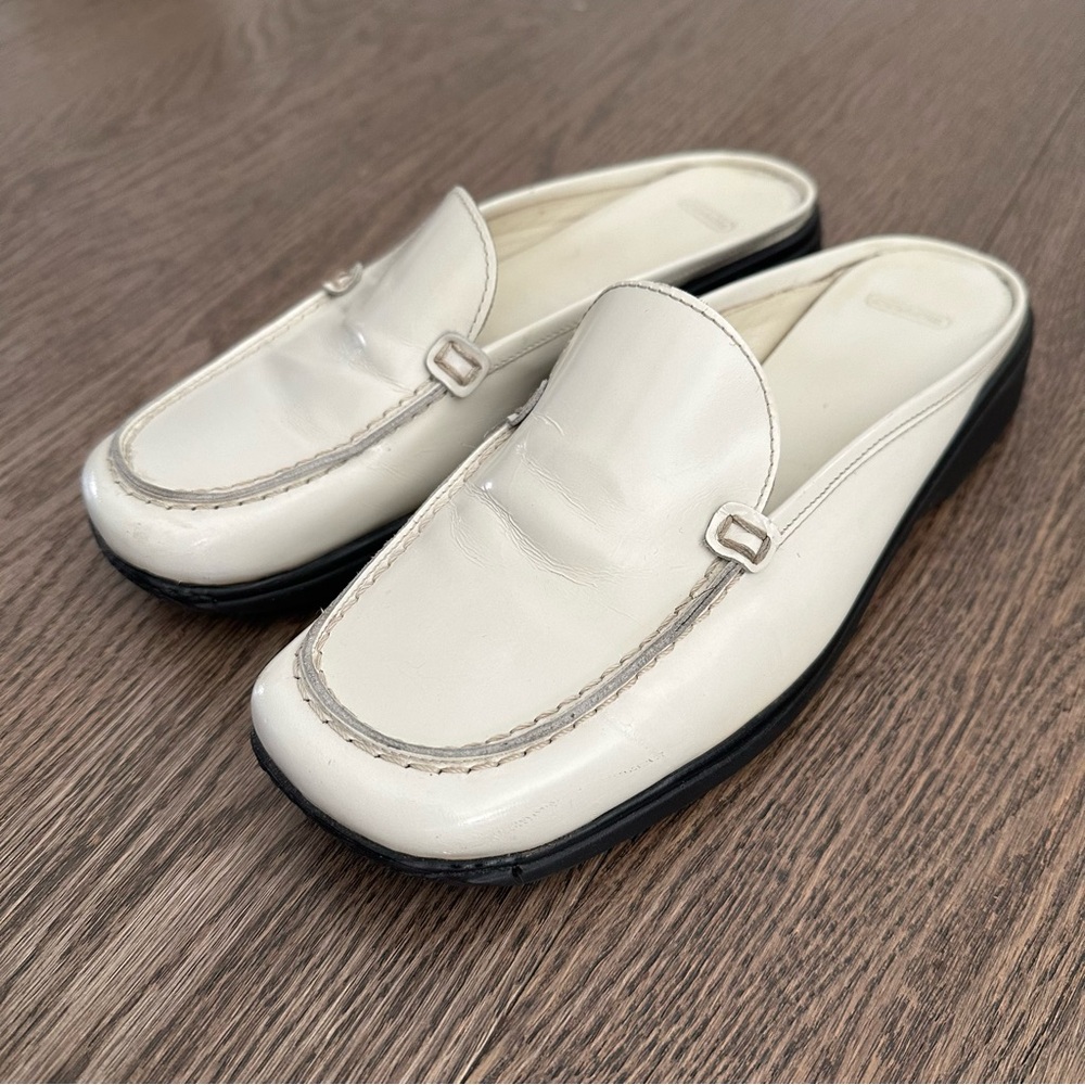 Vintage Coach Patent Cream Loafer Mule